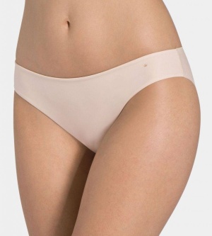 Chilot, Triumph Body Make-Up Essentials Tai