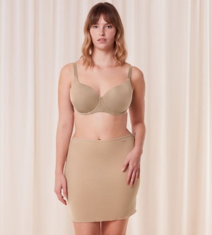 Jupă scurtă netedă antistatic, Triumph Body Make-Up Skirt 02