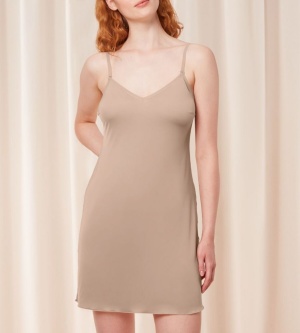 Furou lung fără cusături, antistatic, Triumph Body Make-Up T Dress 02 - Img 4