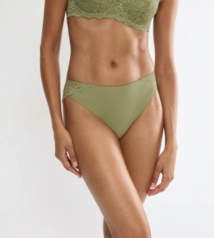 Chilot delicat cu dantelă, Triumph Amourette Tai Verde