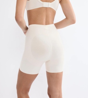 Pantaloni modelatori Triumph Body Make-Up Illusion Curve HW Short Ecru - Img 3
