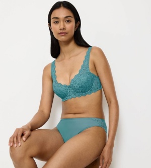 Sutien din dantelă, ușor buretat, Triumph Amourette WHP