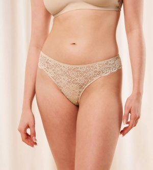 Chilot din dantelă, Triumph Amourette Hipster String
