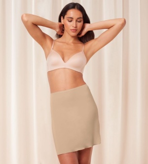 Jupă scurtă netedă antistatic, Triumph Body Make-Up Skirt 02 - Img 6