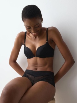 Sutien push-up cu decolteu adânc, Triumph Love in Lace WHU Negru - Img 4
