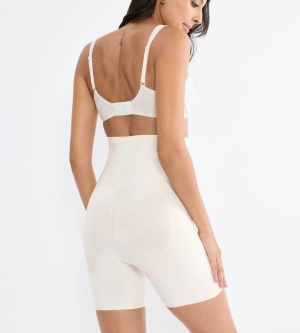 Triumph BMU Illusion Curve Super HW Mid-Thigh Ecru - Img 2