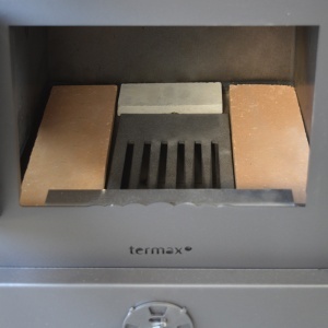 Termosoba pe lemn Termax Zorile, 24.43 kW, cuptor integrat, randament 85.10%, 155 m², Bordo - Img 6