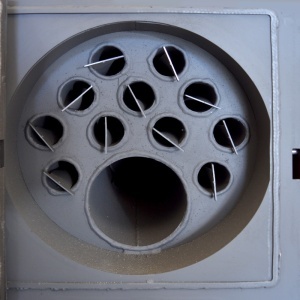 Pachet centrala mixta lemn/pelet Termax Tera 40 kW, 265 mp, buncar peleti 120 kg, volum manta apa 100 litri, diametru cos Ø120 mm, Termostat ambiental KOPH CT99, Pompa recirculare, Boiler termoelectric 100 litri, Grup siguranta - Img 9