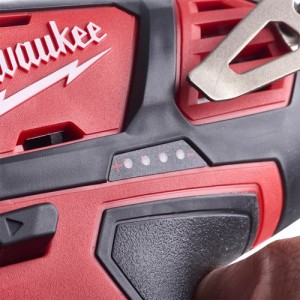 Masina de gaurit sub-compacta Milwaukee M12 BDD-201C cu acumulator si incarcator