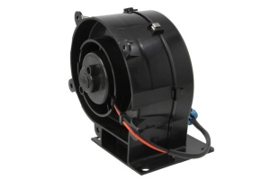 Ventilator habitaclu potrivit JOHN DEERE 4700, 4710, 4730, 7185 J, 7195 J, 7200, 7200 J, 7205 J, 7210, 7215 J, 7225 J, 7230 J, 7400, 7410, 7510, 7600, 7610, 7630, 7700, 7710, 7715, 7720, 7730
