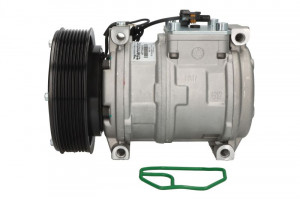 Compresor aer conditionat 12V potrivit JOHN DEERE 100, 110, 200, 210, 250, 300, 300D, 310, 310D, 315D, 320, 330, 350, 430, 400, 410D, 420, 450, 4700, 500, 510, 510D, 520, 530, 575 (R134a)