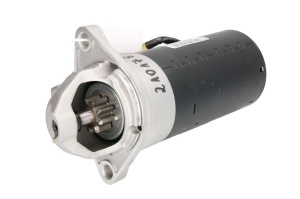 Demaror potrivit ATLAS AR 30, AR 35, AR 35 SUPER, AR 40, QLT H40; BOMAG BF 223 C; DYNAPAC CC1000, CC800, CC900, CC900G, CC900S; JCB 180T/HF, 190T/HF (12V, 2kW, reconditionat profesional)