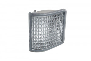Lampa lucru Stanga potrivit JOHN DEERE 6010, 6100, 6110, 6200, 6200 L, 6205, 6210, 6300, 6300 L, 6310, 6400, 6400 L, 6410, 6500, 6500 L, 6505, 6506, 6510, 6600 (886-PGJ13, 12V, cu bec)
