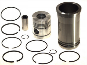 Set piston cu manson potrivit URSUS 350, 355, 355M, 360, 362, 4011 (95mm)