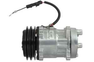 Compresor climatizare potrivit CASE IH 110, 120, 130, 150, 68, 75, 78, 86, 94; VALMET 6000, 6100, 6200, 6250 HI, 6300, 6350 HI, 6400, 6550 HI, 6600, 6650 HI, 6800, 6850 HI, 6900