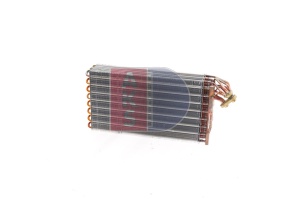 Evaporator aer conditionat potrivit FENDT 819 VARIO, 822 VARIO, 824 VARIO, 826 VARIO, 828 VARIO, 922 VARIO, 924 VARIO, 927 VARIO, 930 VARIO, 933 VARIO, 936 VARIO, 939 VARIO