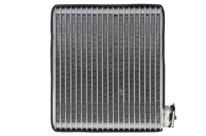 Evaporator aer conditionat potrivit KUBOTA M 108 S, M 4900, M 5700 SDC, M 5700 SDN, M 6800 HDC, M 8200, M 95 S