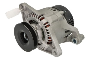 Alternator potrivit CASE IH 100 U, 1060 C, 1070 C, 1075 C, 70, 70 U, 80, 80 U, 90, 90 U, 95; CASE-STEYR 360 KOMPAKT, 370 KOMPAKT; NEW HOLLAND TD 60D (12V, 85A, reconditionat profesional)