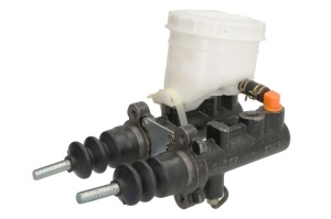 Pompa centrala frana potrivita MASSEY FERGUSON 220, 235, 240, 245, 255, 260, 265, 270, 340, 355, 360, 365, 415, 420, 425, 430, 435, 4215, 4220, 4225, 4225HV, 4235, 4235 (USA) (15, 87mm)