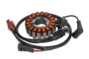 Stator alternator compatibil: APRILIA ATLANTIC, SCARABEO, SPORTCITY, SR; DERBI GP1, RAMBLA; GILERA NEXUS; MALAGUTI MADISON; PIAGGIO/VESPA BEVERLY, CARNABY, GT, GTS, GTV, MP3, X7, X8, X-EVO 125/250/300 2005-2016