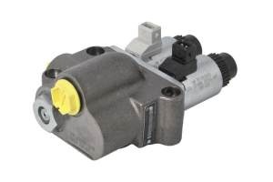 Distributor hidraulic compatibil: CASE IH 105 U, 85 U, 95 U, 100 U, 1070 U, 1080 U, 1090 U, 1100 U, 70 U, 80 U, 90 U; NEW HOLLAND T5040 2WD, T5040 4WD, T5050 2WD, T5050 4WD, T5060 2WD