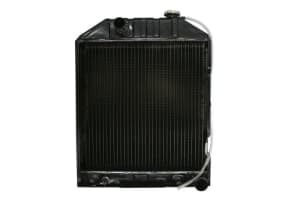 Radiator compatibil: FORD; NEW HOLLAND, AKTIV FISCHER M 800; ALLIS CHALMERS 715, 715D; BERLIET 550K; BROOME & VADE CA2, CA3; CASE IH 100 HYDRO, 1046, 1046 A, 1055, 1055 A, 1055 XL, 1055 XLA