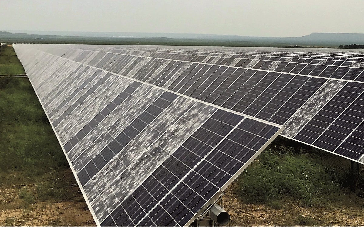Panouri Solare cu Sticlă Simplă vs. Sticlă Dublă: Care Este Mai Fiabilă?