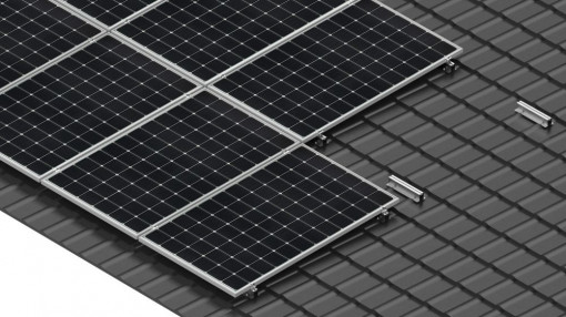 Sistem de prindere cu minirail pentru 7 (1x7) panouri în acoperiș în țiglă metalică