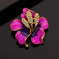 Brosa eleganta cu cristale, model floare - purple