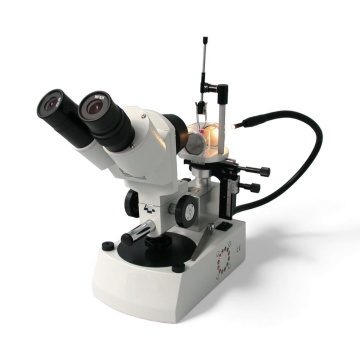 MICROSCOP CU IMERSIUNE