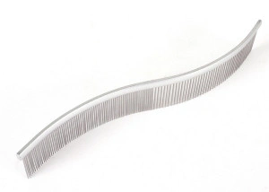 TALASASTI ČEŠALJ SA ALUMINIJUMSKOM DRŠKOM LAK KAO PERO 25 CM