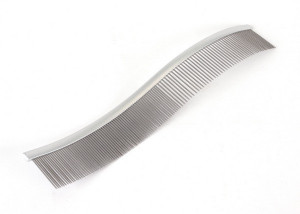TALASASTI ČEŠALJ SA ALUMINIJUMSKOM DRŠKOM LAK KAO PERO 25 CM