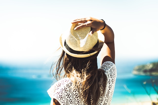 Îngrijirea pielii după vară: 6 produse dermatocosmetice de care ai nevoie
