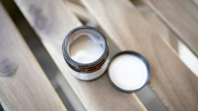 Cremă cu acid hialuronic: beneficii uimitoare și recomandări de produse