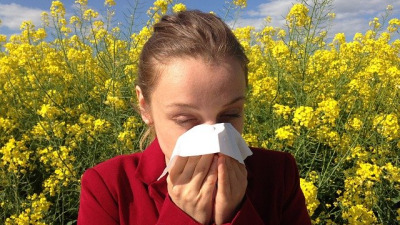 Rinita alergică: simptome, cauze și tratament