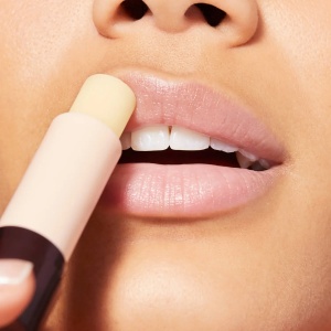 Balsam de buze stick pentru buze foarte uscate Reve de Miel, 4g, NUXE - Img 4
