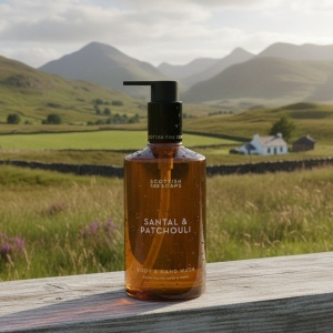 Săpun lichid Santal & Patchouli cu dozator pompă, parfum cald și lemnos