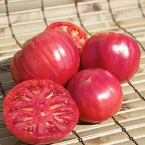 tomate Pink Brandywine întregi și secțiune