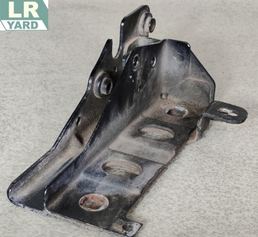 Hinge left bonnet hinge DISCOVERY 3 2005-2009; DISCOVERY 4 2010-2016; RANGE ROVER SPORT 2005-2009; RANGE ROVER SPORT 2010-2013 LR040748