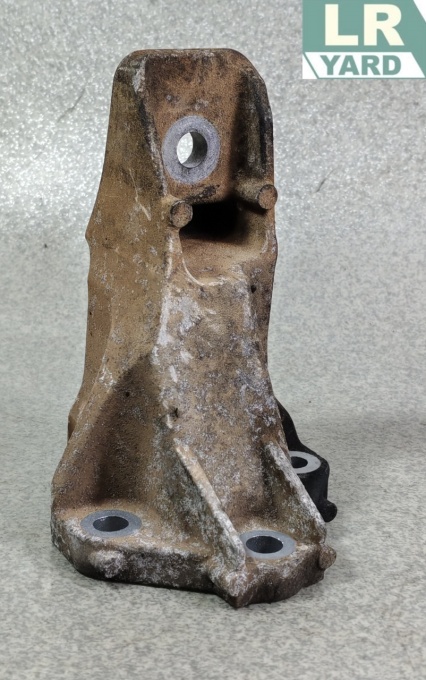 Left engine bracket 3.0 TDV6 Gen1 Euro5; 3.0 TDV6 Gen2 Euro6 RANGE ROVER 2013-2022; RANGE ROVER SPORT 2014-2022; DISCOVERY 5 &gt;2017 LR033184 CPLA6061CB