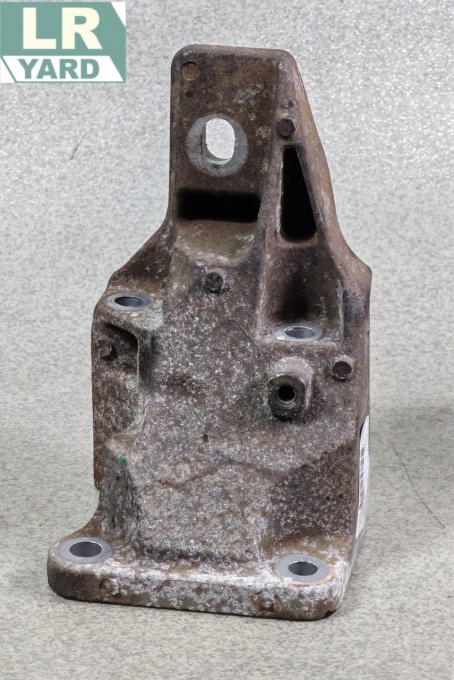 Suport motor dreapta Motor 3.0 TDV6 Gen1 Euro5; Motor 3.0 TDV6 Gen2 Euro6 RANGE ROVER 2013-2022; RANGE ROVER SPORT 2014-2022; DISCOVERY 5 2017≥ LR122399 CPLA-6037-CB