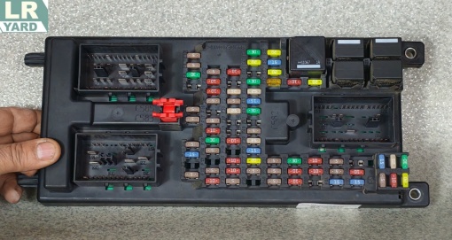 Fuse panel DISCOVERY 4 2010-2016; RANGE ROVER SPORT 2010-2013 LR027540