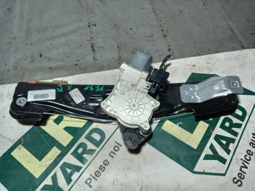 Jaguar XE RANGE T4N29083 Rear mounted crane