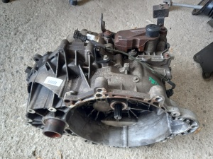 Cutie de viteze manuala FREELANDER 2 2006-2014; RANGE ROVER EVOQUE 2012-2018 LR024707 BJ3R-7002-BA - Img 2