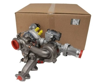 ANSAMBLU TURBINE 2.0DTA LR104440 ( cu piesa defecta la schimb) Originala RK G4D3-6K682-BD