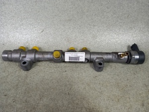 Rampa injectoare dreapta cu senzor 4.4 LR022983 AL3Q-9D280-HC, LR022983