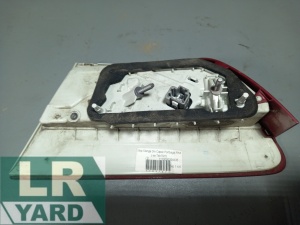 RHD Jaguar XE RANGE T4N7915 Left boot lid stop RHD Jaguar XE RANGE T4N7915 - Img 2