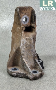 Left engine bracket 3.0 TDV6 Gen1 Euro5; 3.0 TDV6 Gen2 Euro6 RANGE ROVER 2013-2022; RANGE ROVER SPORT 2014-2022; DISCOVERY 5 >2017 LR033184 CPLA6061CB