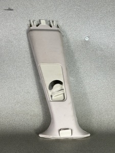 Ornament central stalp B stanga sus RANGE ROVER 2010-2012 LR011805 9H42-31113-AB - Img 1