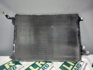 Radiator apa intercooler Motor 2.0 Ingenium 204DTA; Motor 2.0 Ingenium 204DTD; Motor 2.0 Ingenium Benzina LR133030 J9C3-8K230-AB